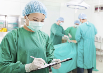 Saúde | Sugerida criação de “oficial de comunicação” entre médicos e pacientes