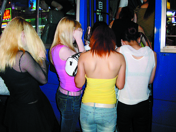 Detidas 59 pessoas por envolvimento em rede de prostituição