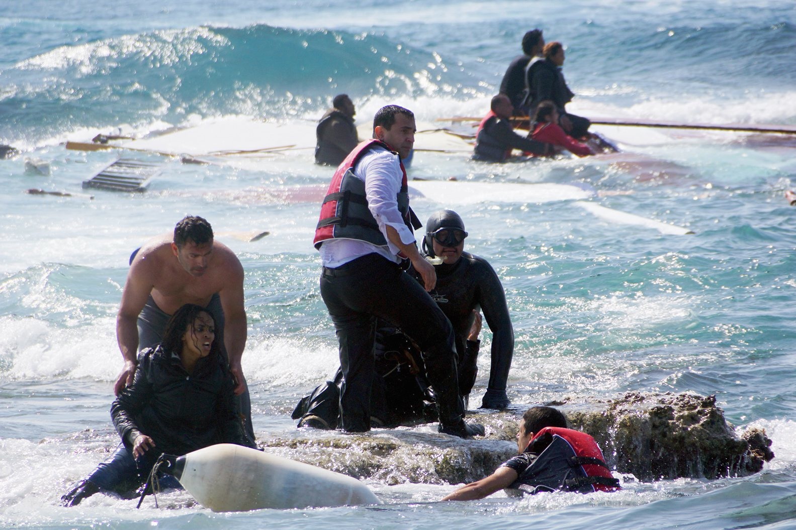 Pelo menos 1.350 migrantes chegaram à ilha entre domingo e segunda-feira