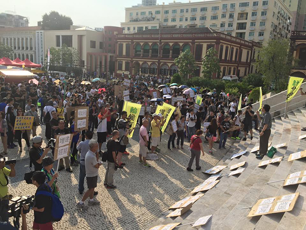 Manifestação | Mais de 700 saem à rua para pedir habitação pública