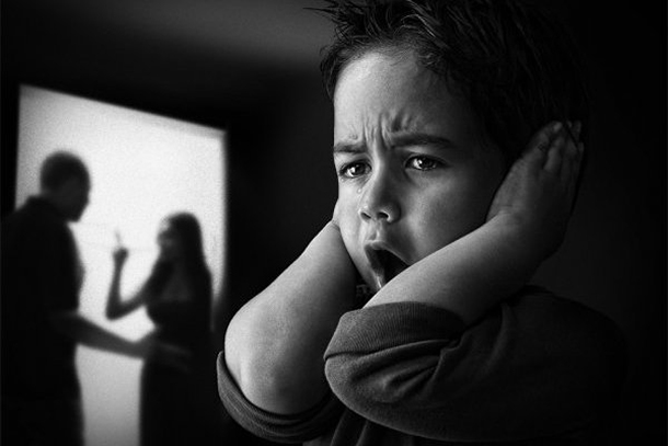 Violência doméstica | Casal impedido de contactar com filho menor