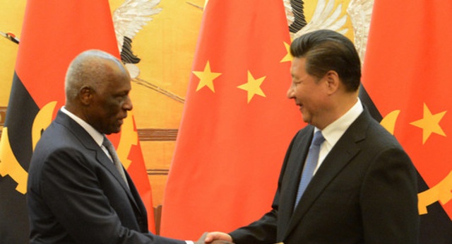 Xi Jinping e José Eduardo dos Santos reúnem em Joanesburgo