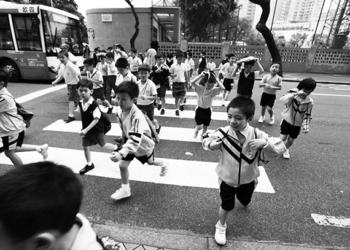 Escola Sam Yuk | Pais exigem mudança de directores