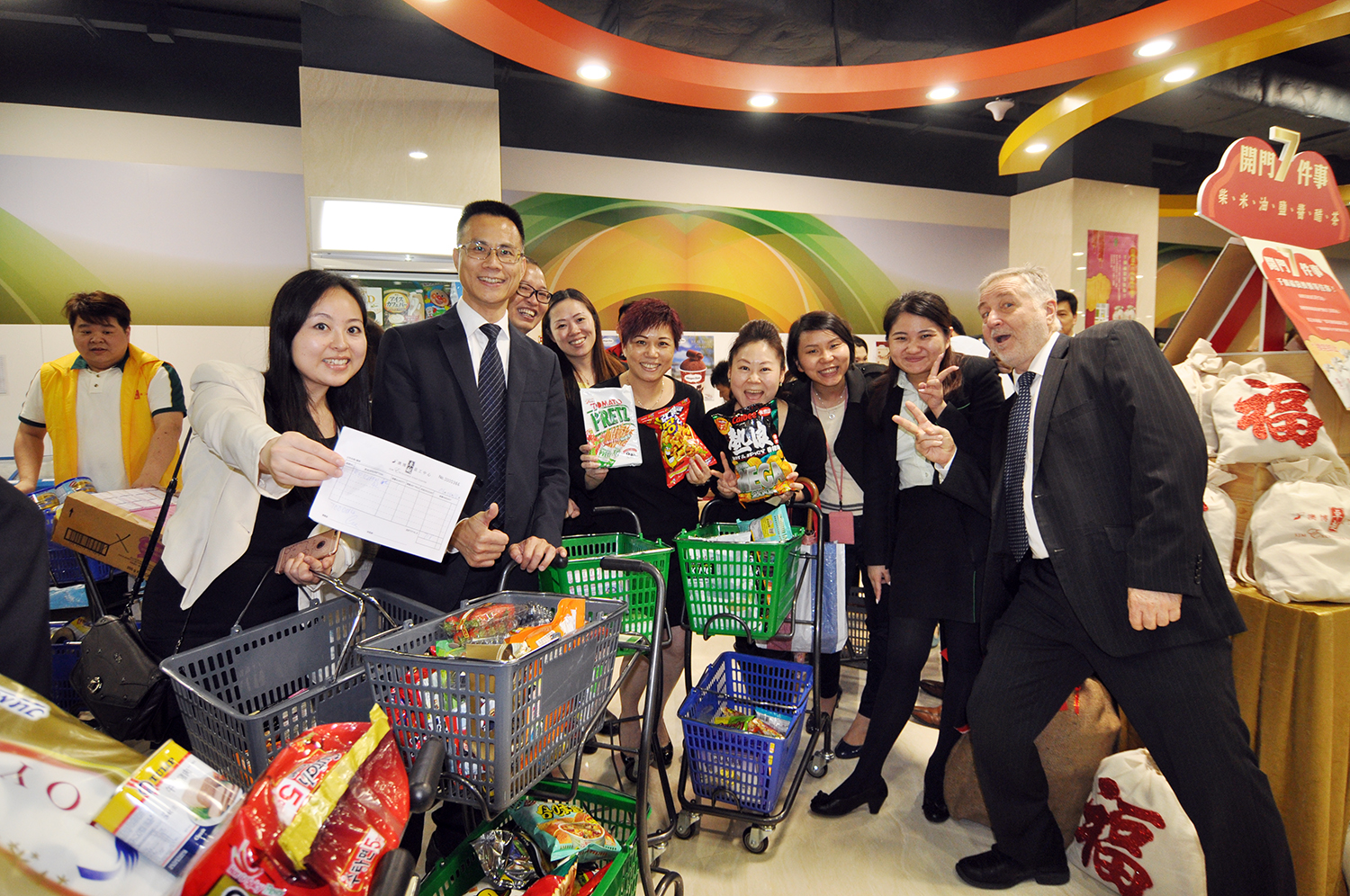 SJM | Supermercado exclusivo para funcionários “sem ligação” política