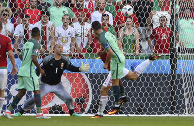 Cristiano Ronaldo faz o 3-3 para Portugal | FOTO: EPA/CJ GUNTHER