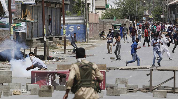 Caxemira | Protesto contra morte de terrorista faz 14 mortes