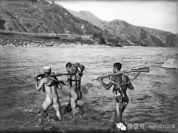 Imagens da liberdade: alguns momentos privados da Revolução 自由的身影：抗日战争中的摄影家沙飞的两张作品