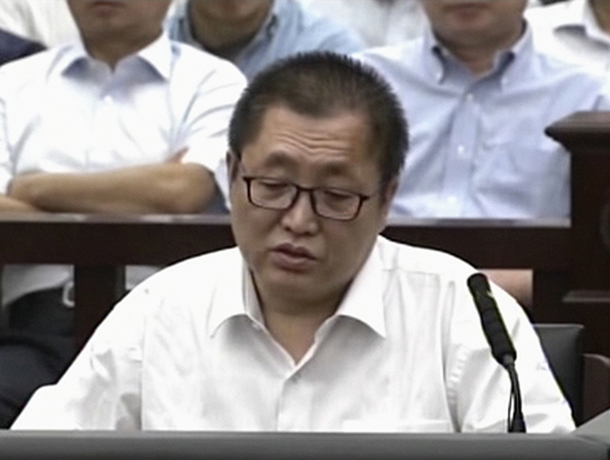 China | Advogado de Direitos Humanos condenado com pena suspensa