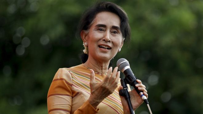 Líder da Birmânia visita Pequim e leva agenda preenchida