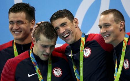 Djokovic afastado e recordes na natação. Phelps com 23ª medalha