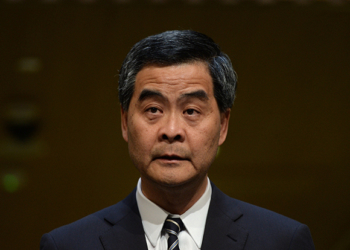 Chefe do Executivo de Hong Kong apela à união com a China