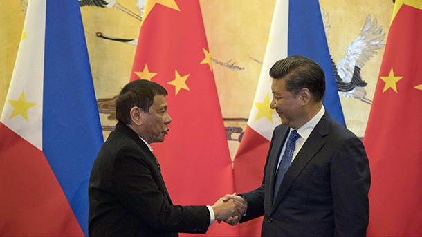 Duterte anuncia em Pequim separação dos Estados Unidos