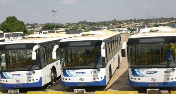 Pequim vende mil autocarros a Angola