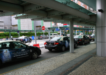 Táxis | Agressão de motoristas leva cliente ao hospital