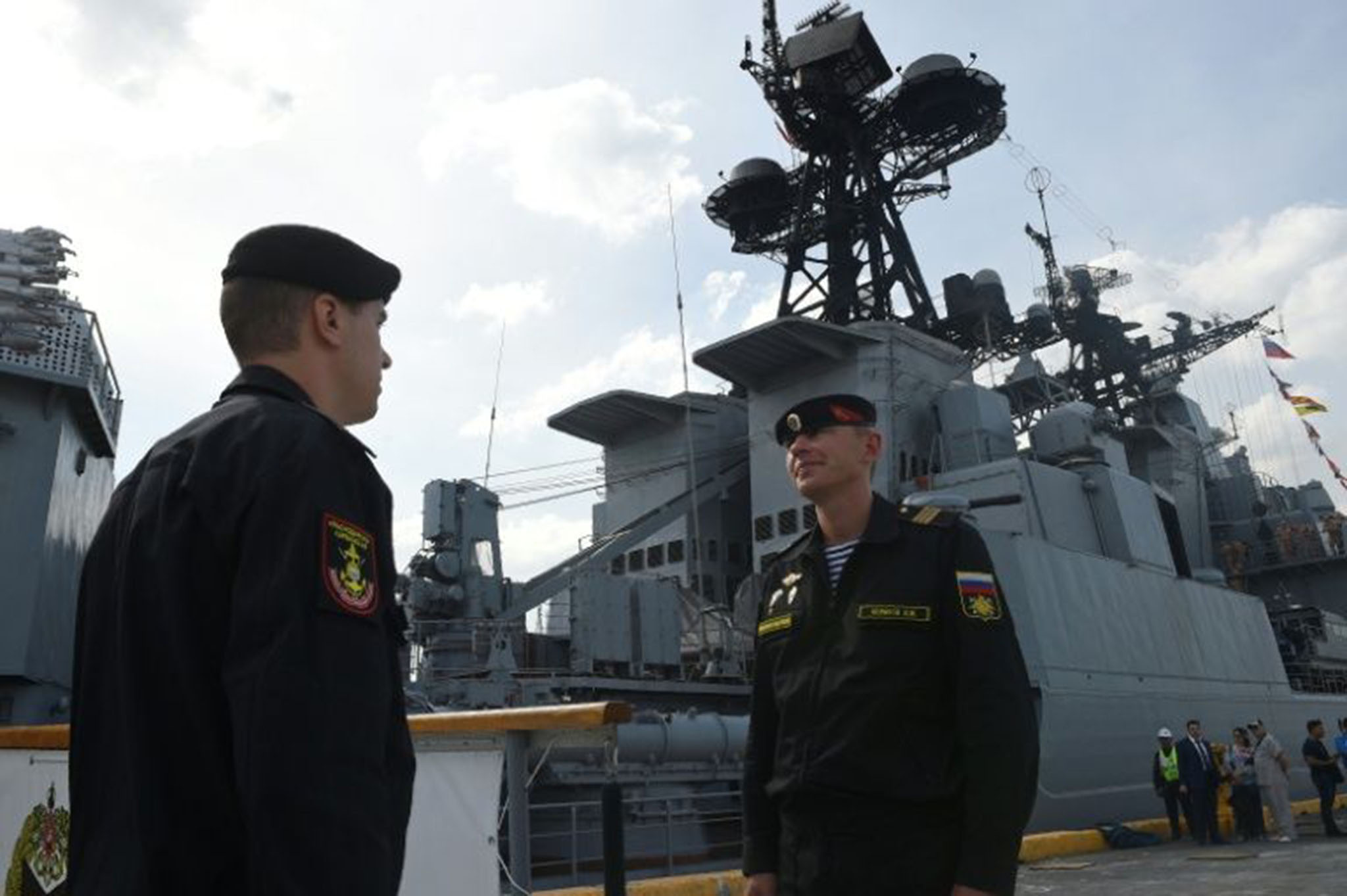 Filipinas | Navio militar russo visita Manila