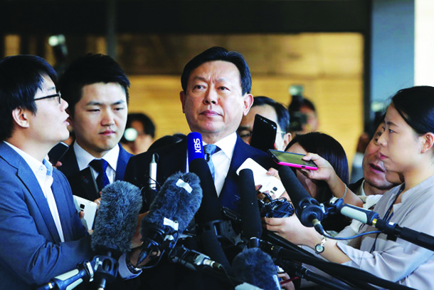 Donos do grupo sul-coreano Lotte julgados por corrupção