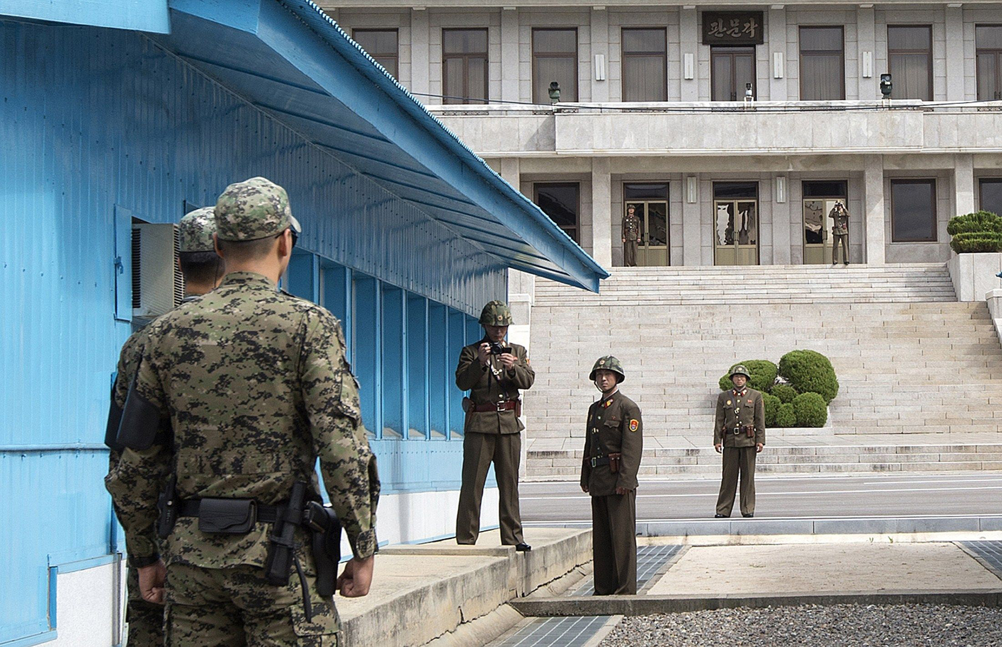 Coreia do Norte e Coreia do Sul trocam tiros de aviso na fronteira marítima