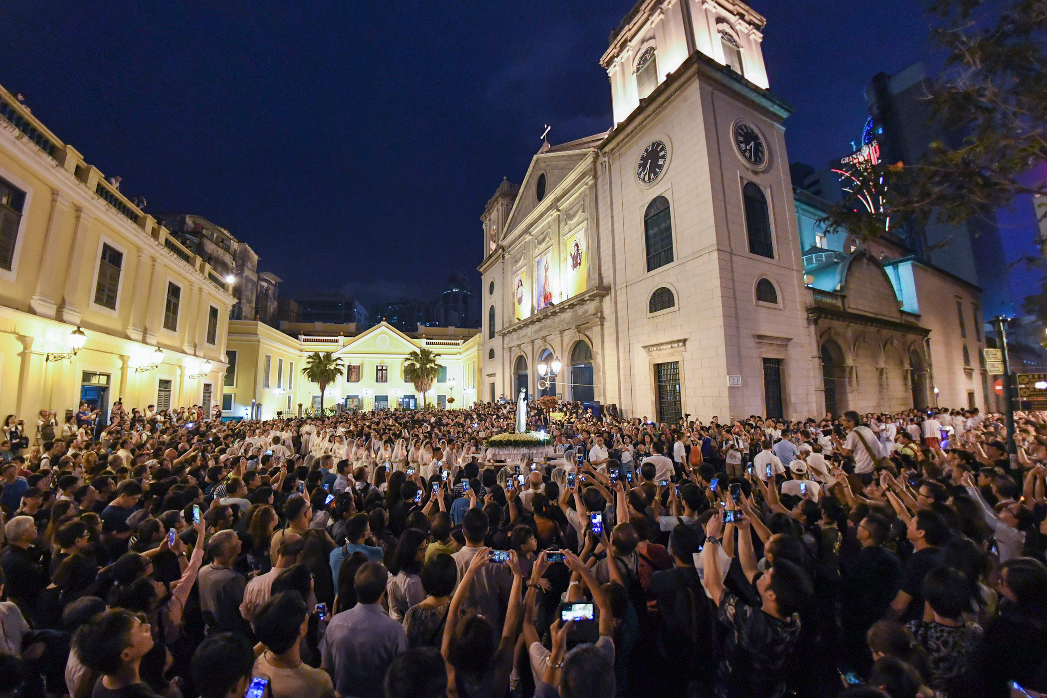 Centenário de Fátima | Milhares de fiéis católicos saíram às ruas em Macau