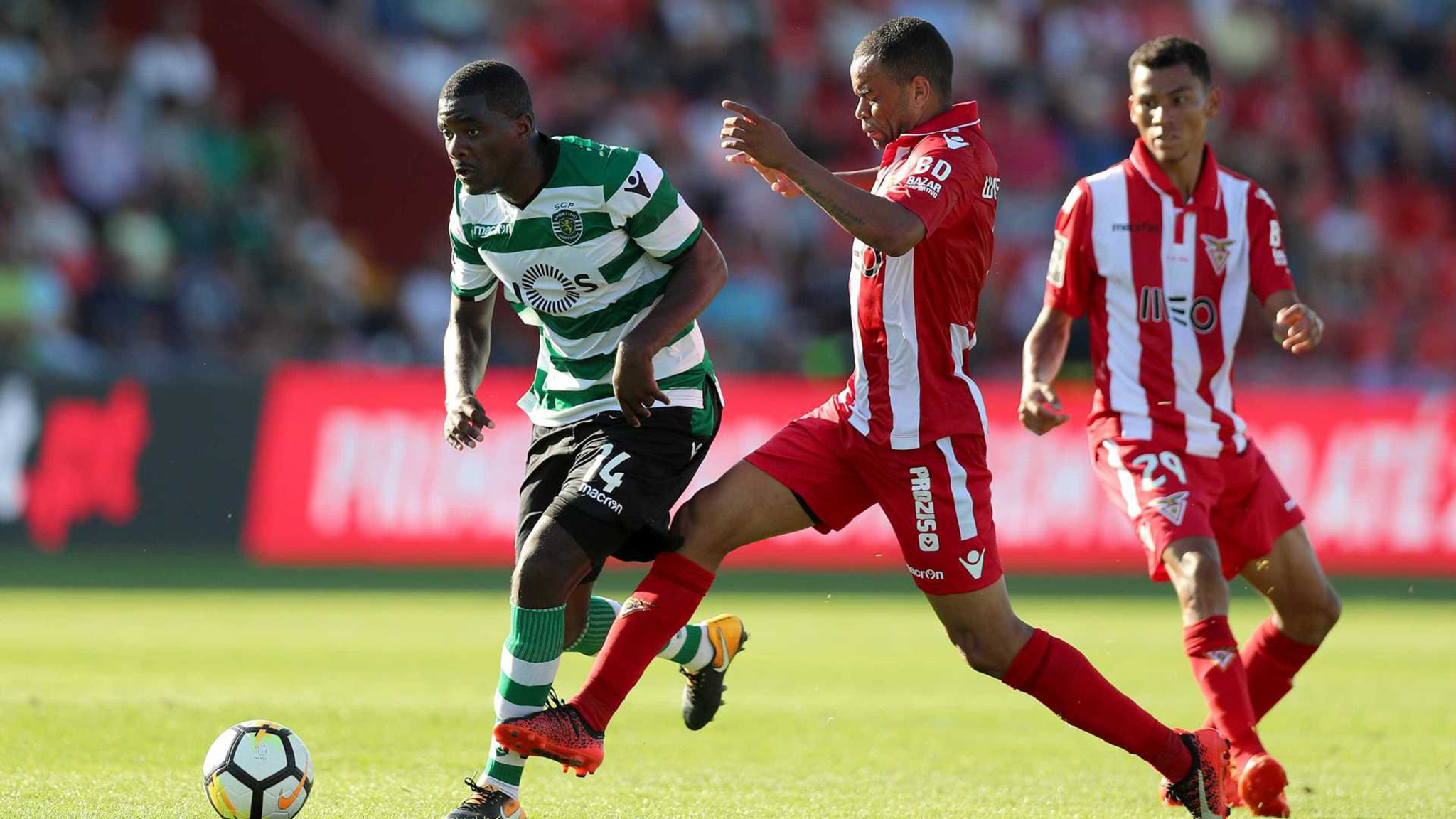 Sporting vence Moreirense e chega-se à frente, Sporting