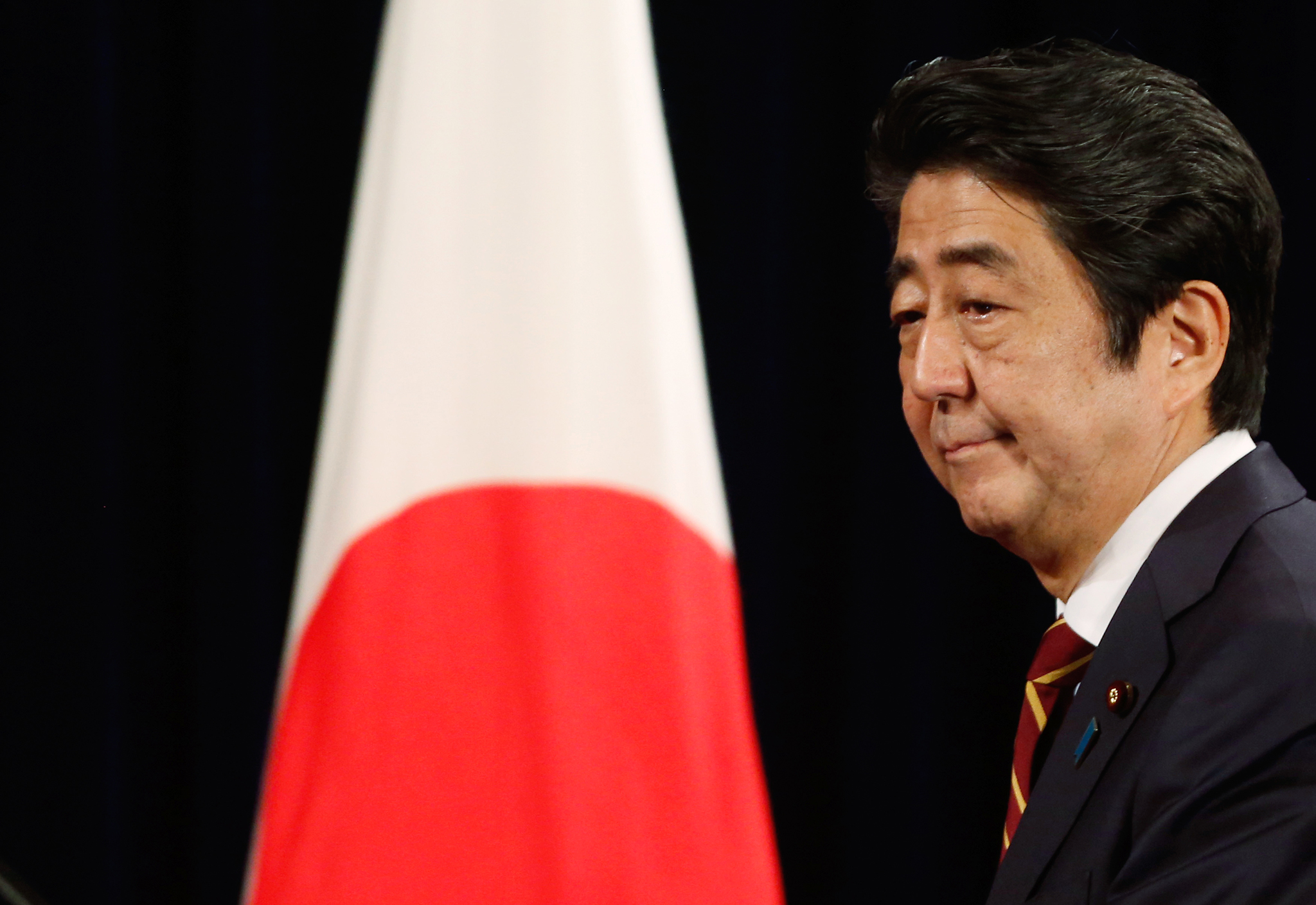 Eleições / Japão | Vitória provável de Shinzo Abe
