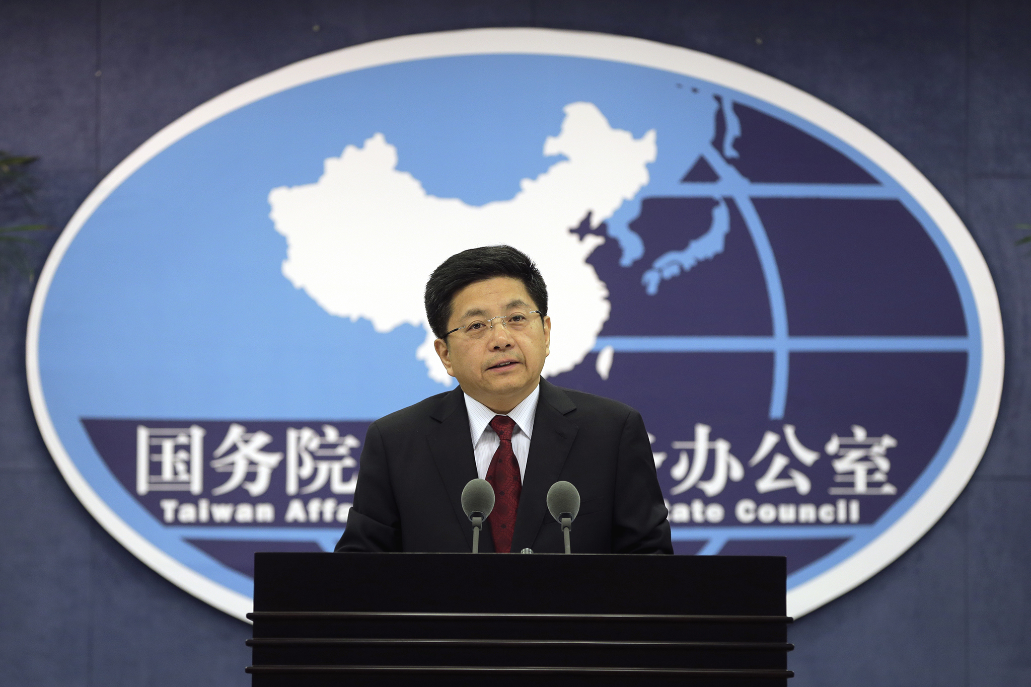 Taiwan : Pequim não quer que figuras políticas obstruam reunificação
