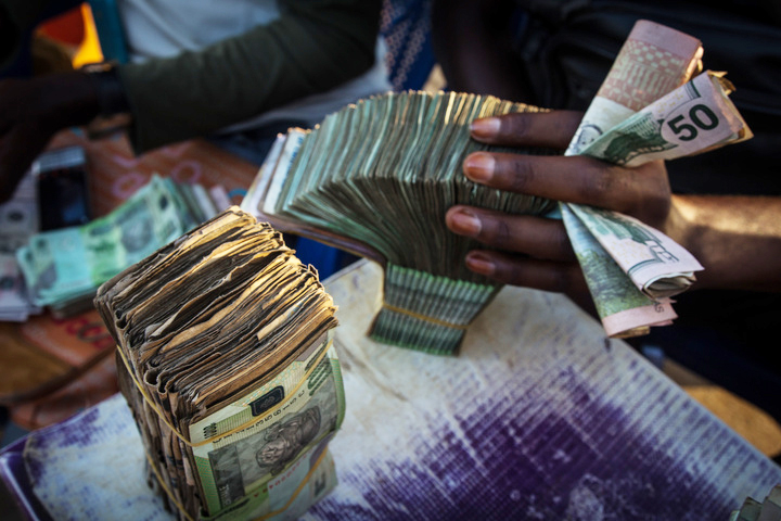 Angola prepara fim da indexação do kwanza ao dólar