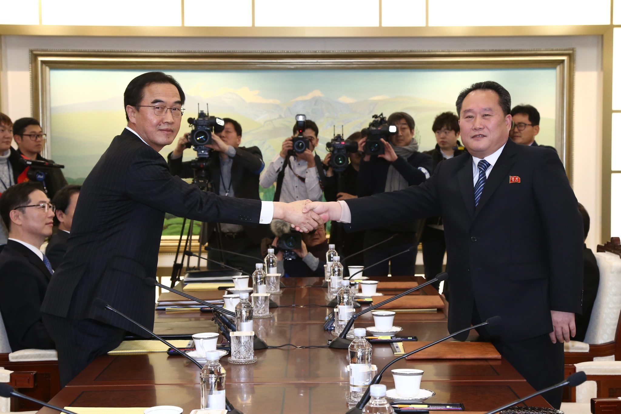 Coreias | Começou ontem a primeira reunião em mais de dois anos