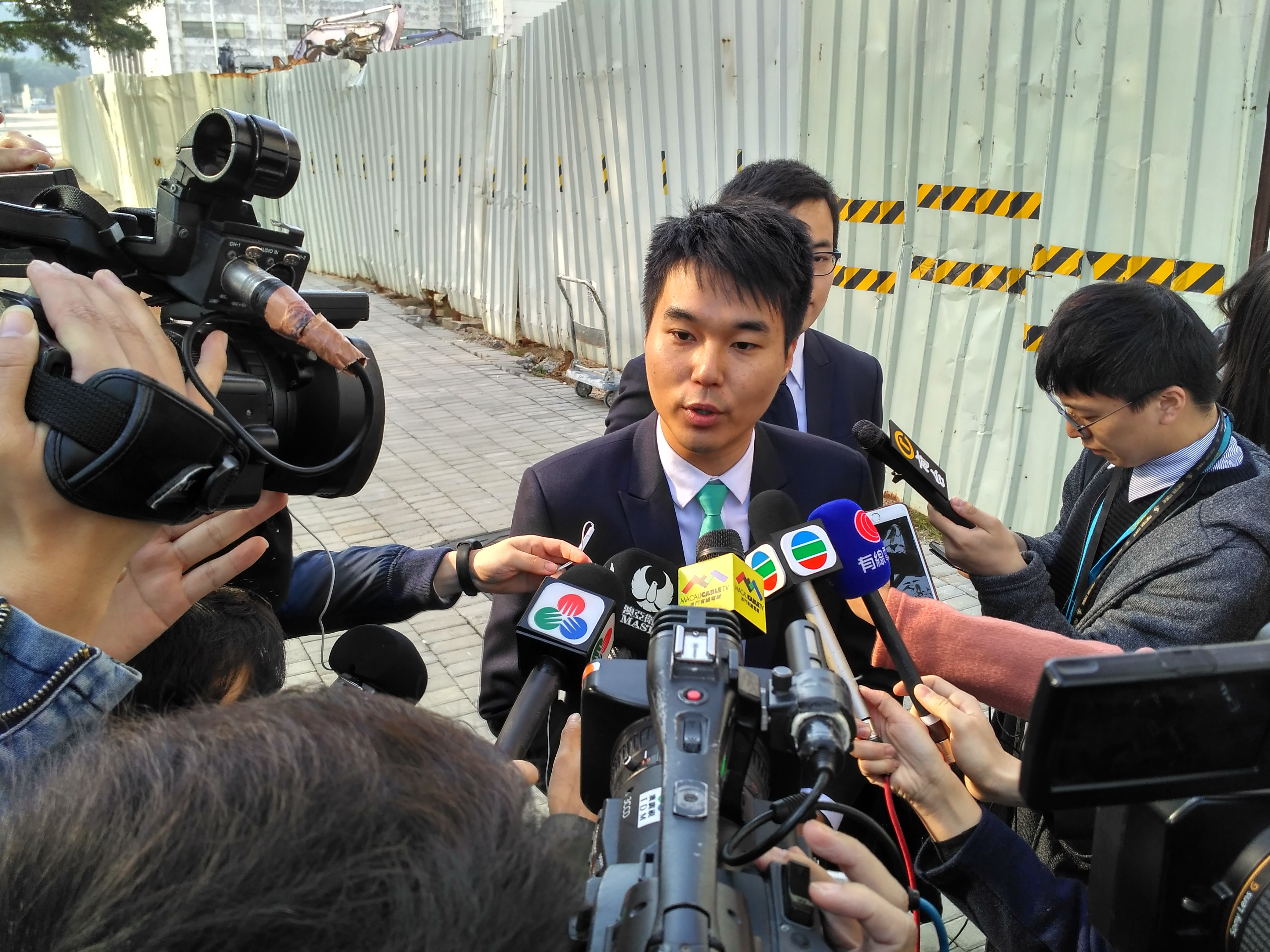 Julgamento de Sulu Sou e Scott Chiang novamente adiado