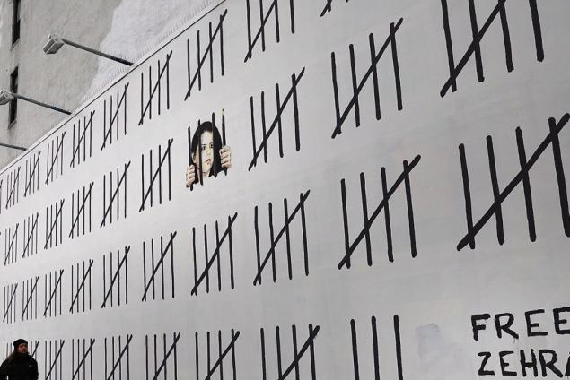 Arte de rua | Banksy pinta mural em protesto contra detenção de artista turca