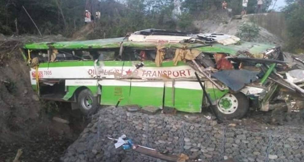 Tragédia | 19 mortos e 21 feridos em acidente de autocarro nas Filipinas