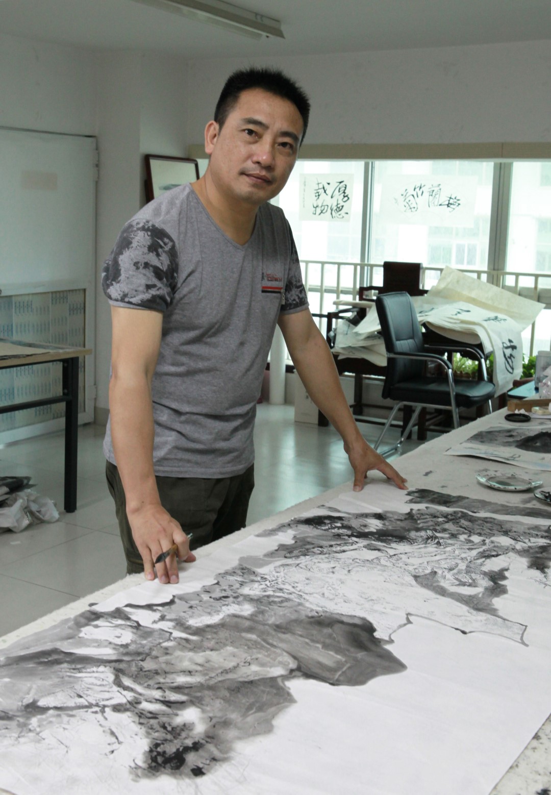 Exposição | Pinturas de Li Zhaoyu a partir de amanhã no Centro UNESCO