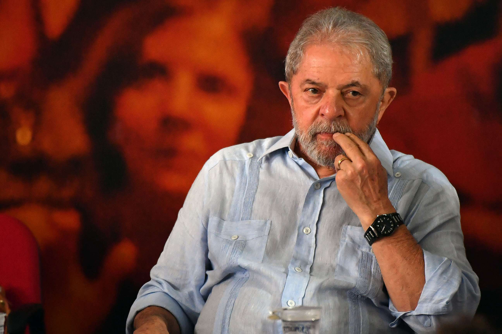 Brasil | Supremo Tribunal Federal nega recurso contra prisão de Lula da Silva