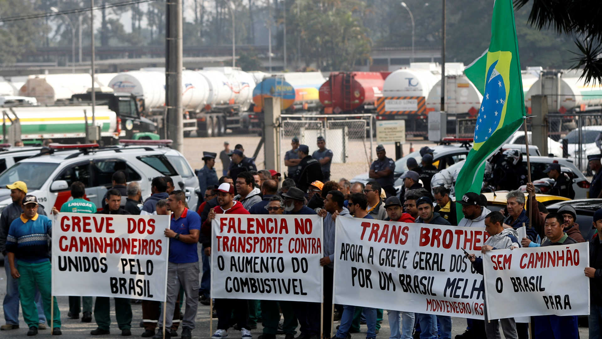 Governo brasileiro vai deter suspeitos de promoção de greve de camionistas