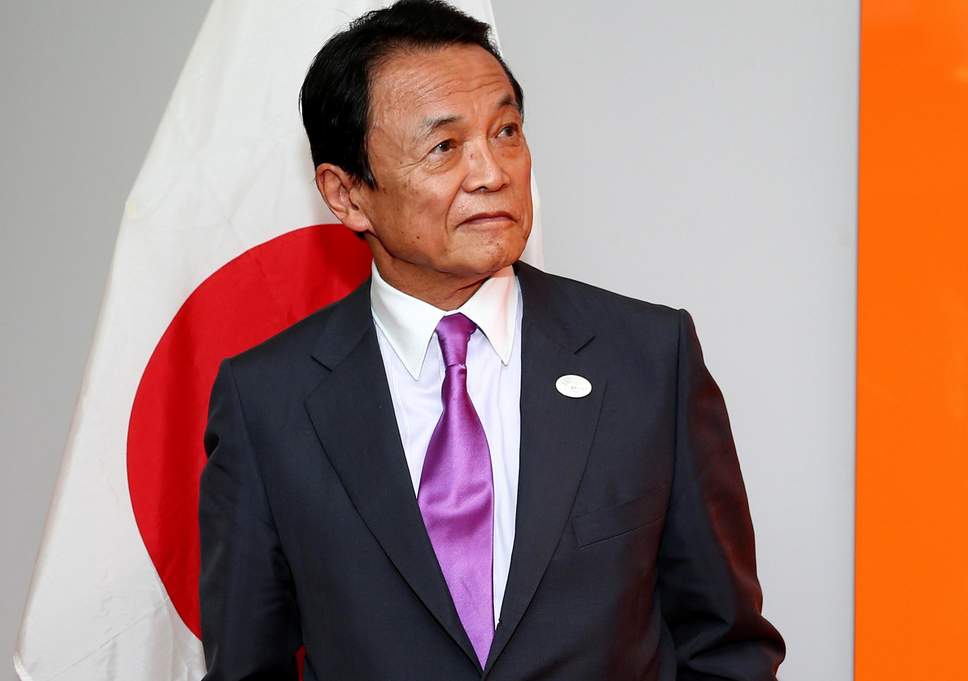 Corrupção | Ministro japonês abdica de um ano de salário depois de escândalo