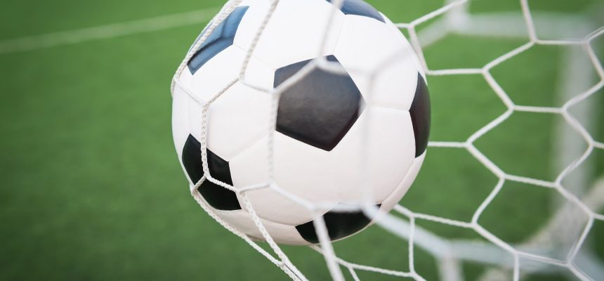 Futebol | Equipa da associação de futebol garante apuramento para as meias