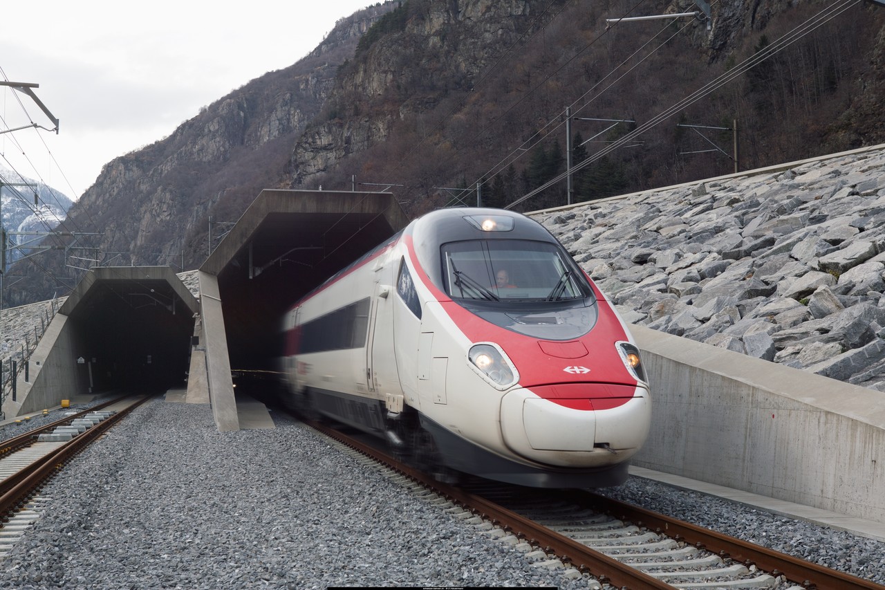 China entrega plano para construir túnel ferroviário até Taiwan