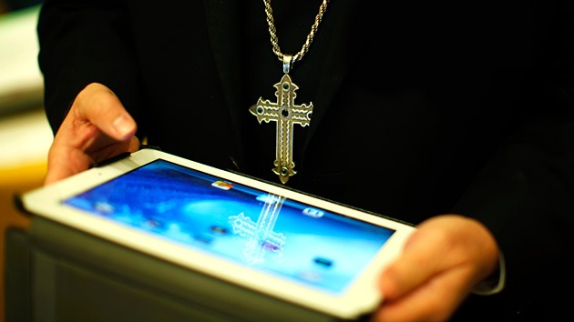 Internet | China prepara lei para controlar informação religiosa online