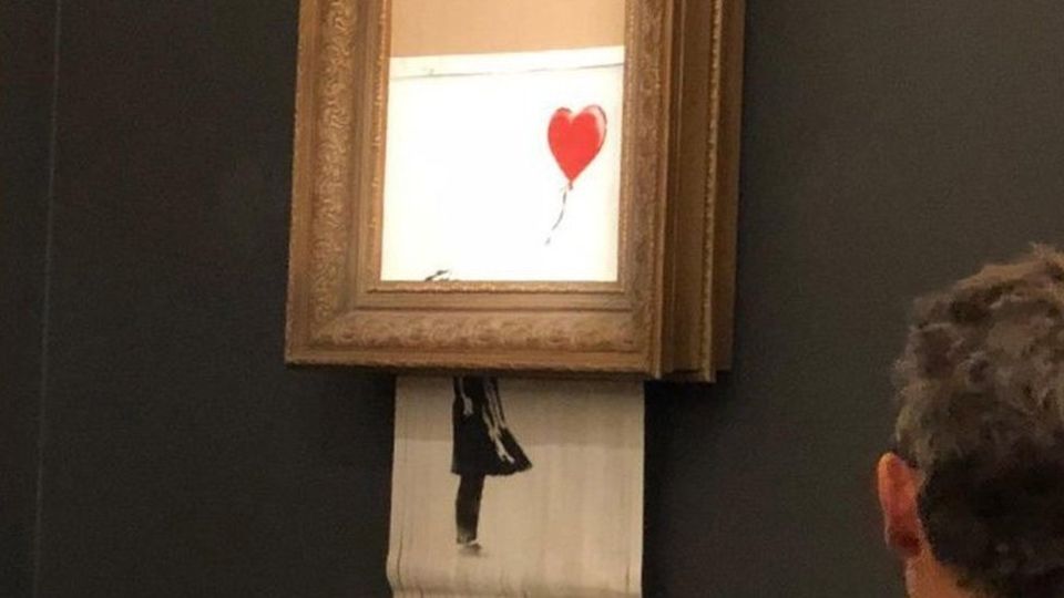 Obra de Banksy auto-destrói-se após ser leiloada pela Sotheby’s