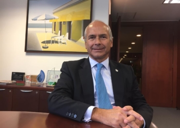 Financial Times afirma que Hong Kong recusou renovar visto a editor