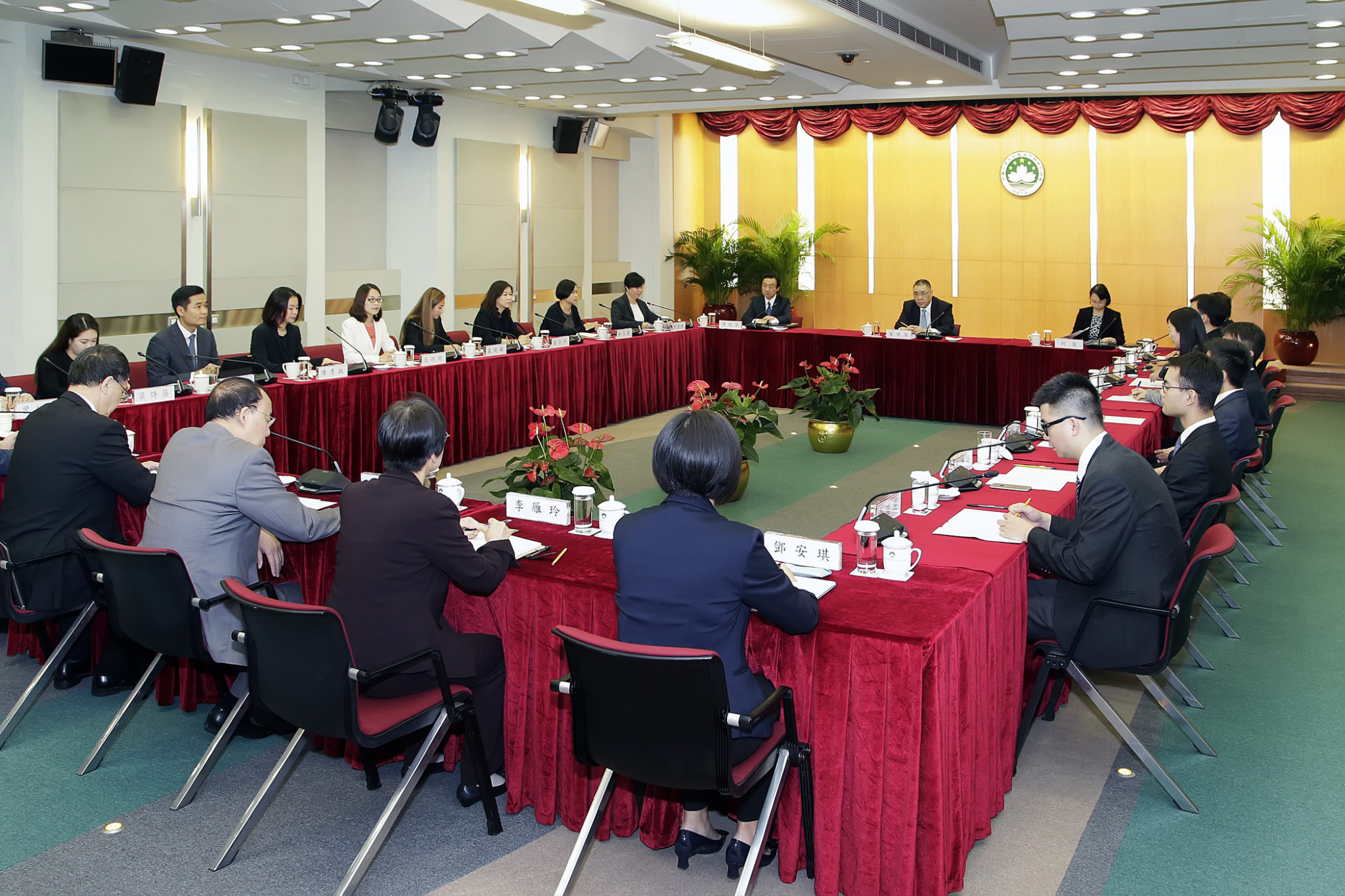 LAG | Chui Sai On com membros locais da Federação da Juventude da China