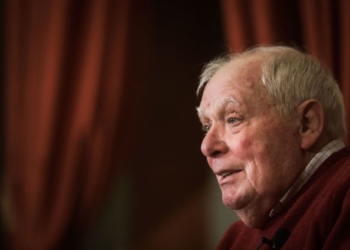 Escritor António Lobo Antunes diz-se “um cidadão comum” e “grato” pelas distinções que recebe