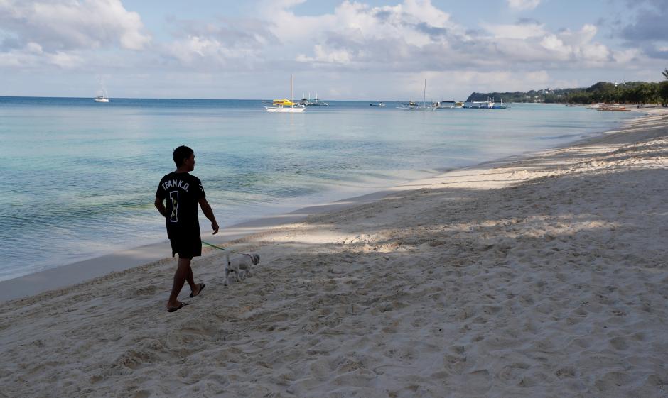 Filipinas vão reabrir aos turistas a ilha Boracay após seis meses de encerramento