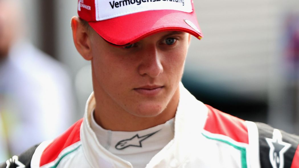 Mick Schumacher, filho de Michael Schumacher, sagra-se campeão europeu de Fórmula 3