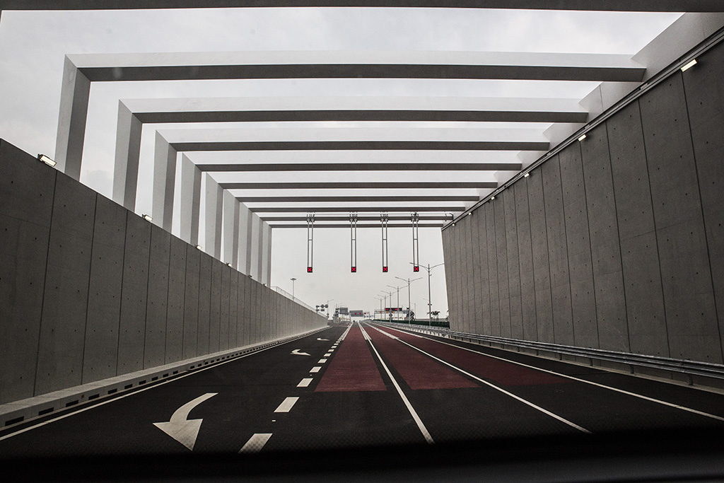 Ponte HKZM | Transporte em carro privado disponível