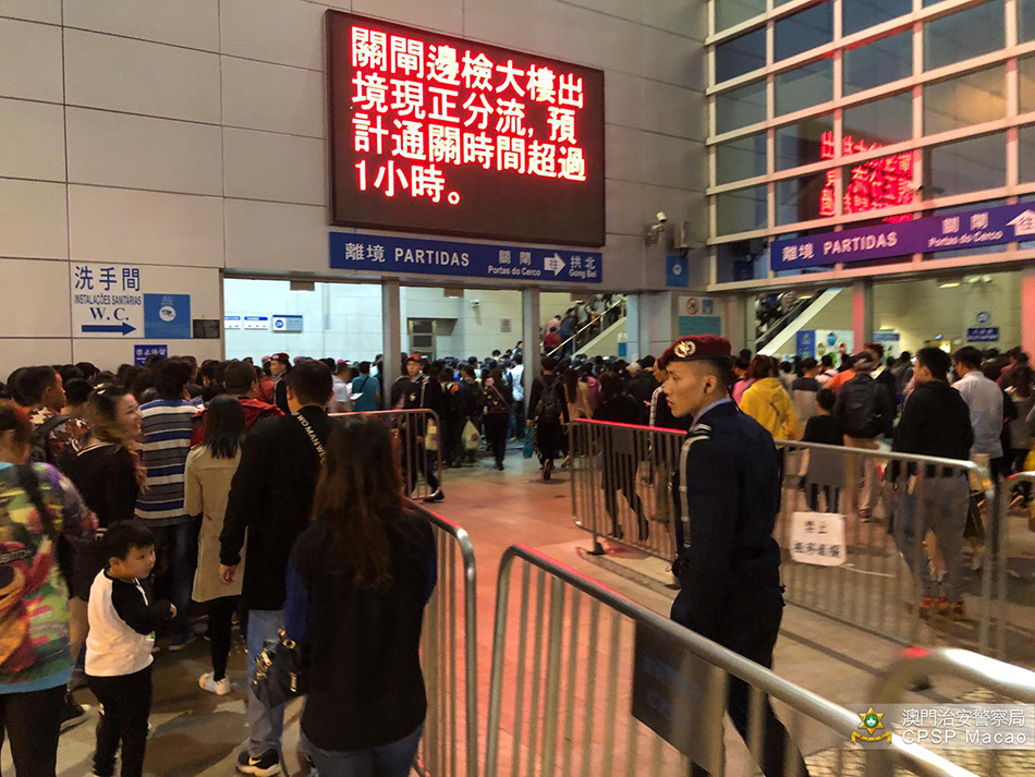 Jornalistas de Hong Kong impedidos de entrar em Macau