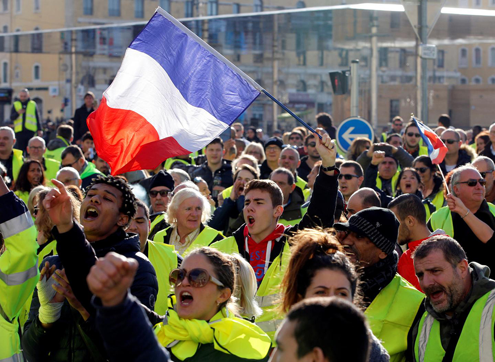 França | Presidente garante justiça face a “extrema violência” em dia de recorde de “coletes amarelos”