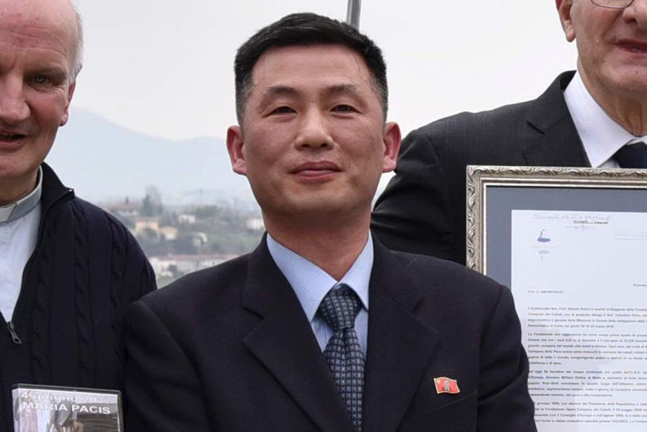Alto funcionário da diplomacia norte-coreana fugiu e está escondido em Itália