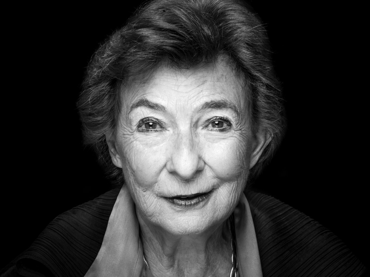 Eva Koralnik conta como sobreviveu ao Holocausto