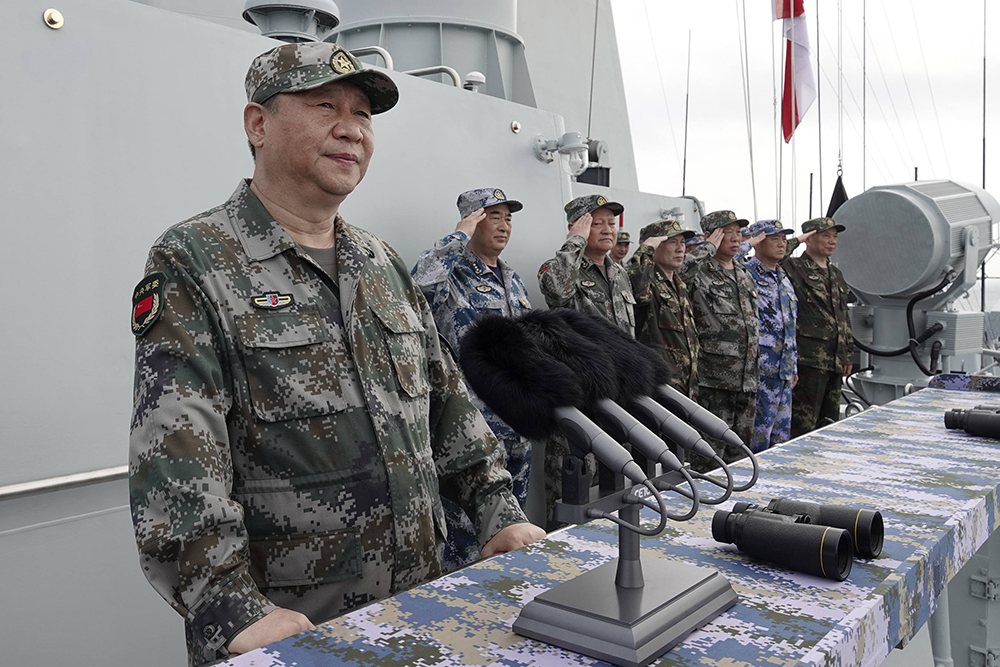 70 anos | Xi Jinping destaca “alicerces fortes” em demonstração de capacidade militar