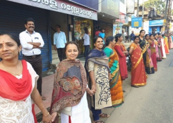 Índia | Kerala em greve contra a entrada de mulheres em templo
